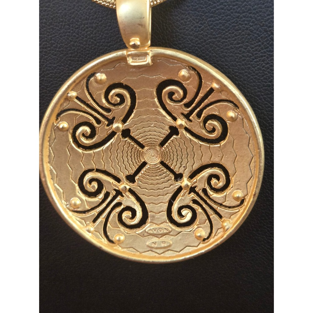 Avon Medallion Necklace Pendant Sky Blue Rhinestones Gold Tone 21" Vintage - Picture 7 of 7